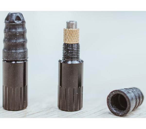 Schwalbe SCHWALBE MAXFLOW SV Adapter (Ein Paar 100mm mit Gummikappe)